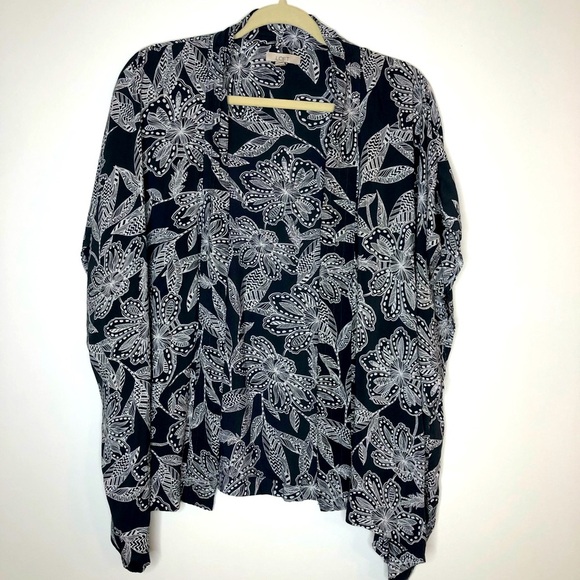 LOFT Tops - Loft Floral Print Shawl Size XS/S - Oversized Charcoal colored